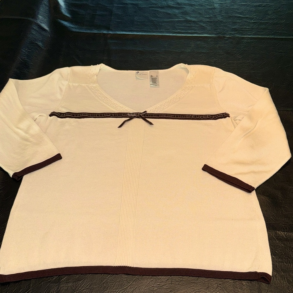 Sweater by Emma James, size L, EUC